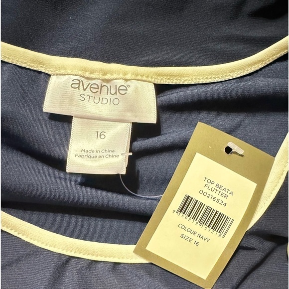 Avenue Studio Beata Flutter Sleeve Top 16W - Picture 6 of 7